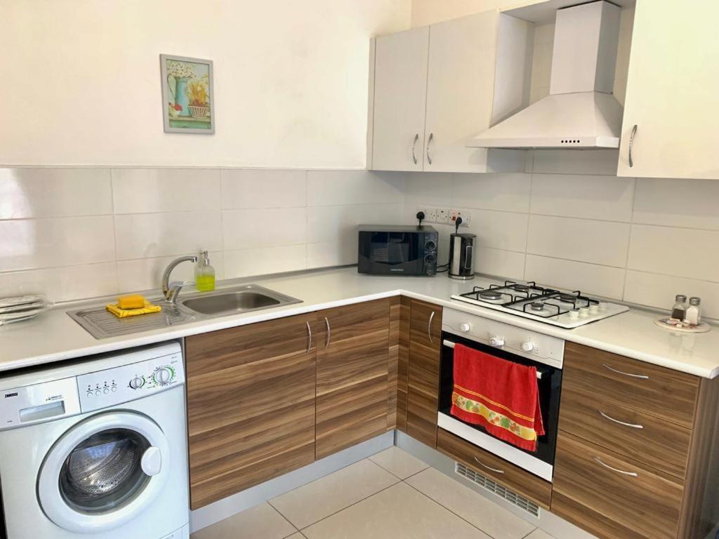 Beautiful & Quiet Two-Bedroom Apartment With Private Garden Lukomorye C1 Kyrenia  Ngoại thất bức ảnh