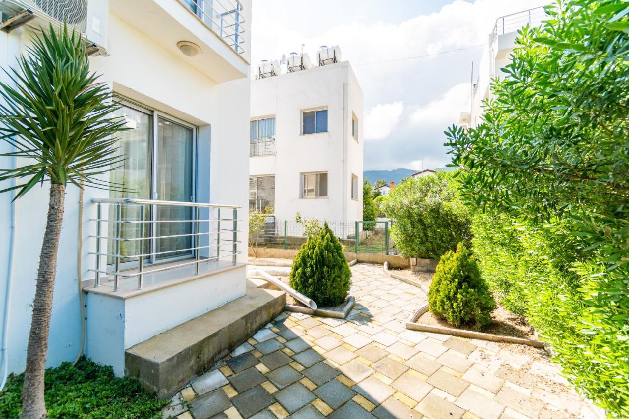 Beautiful & Quiet Two-Bedroom Apartment With Private Garden Lukomorye C1 Kyrenia  Ngoại thất bức ảnh