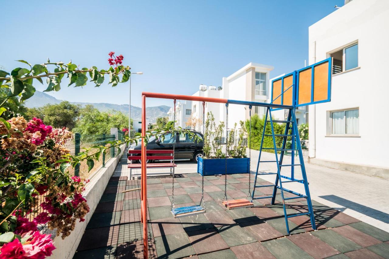 Beautiful & Quiet Two-Bedroom Apartment With Private Garden Lukomorye C1 Kyrenia  Ngoại thất bức ảnh