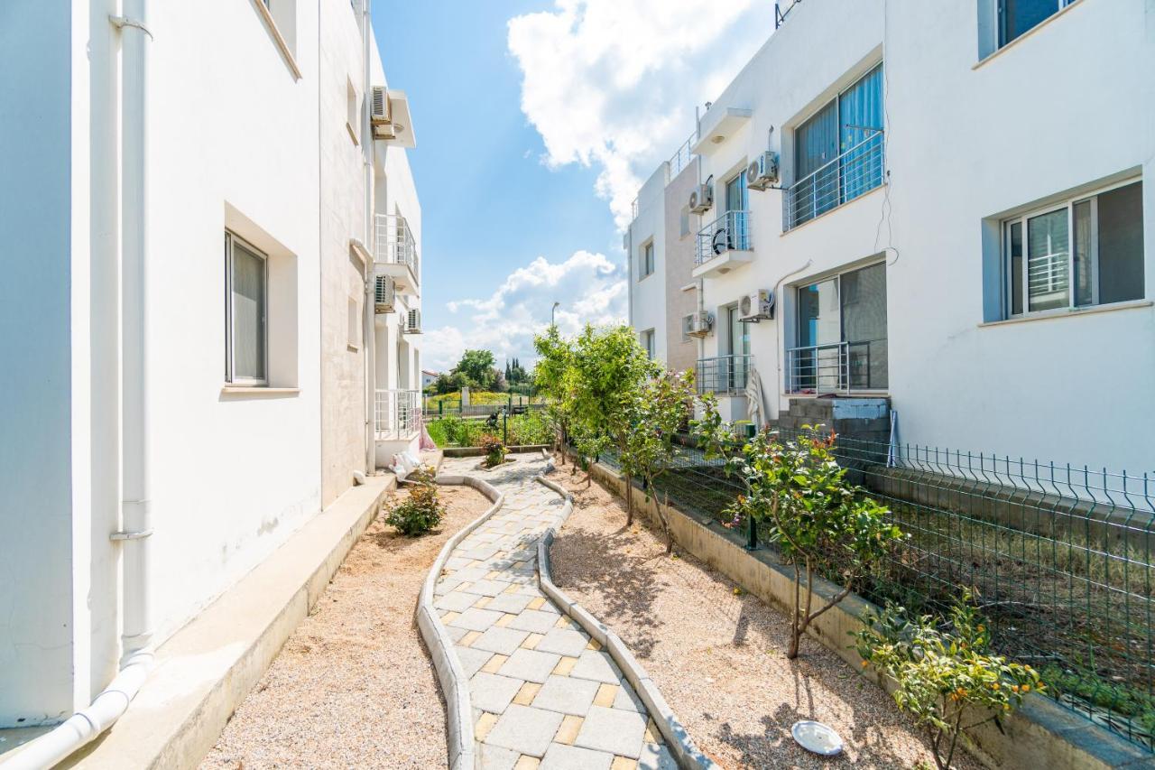 Beautiful & Quiet Two-Bedroom Apartment With Private Garden Lukomorye C1 Kyrenia  Ngoại thất bức ảnh