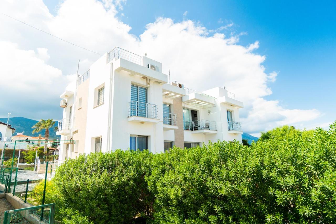 Beautiful & Quiet Two-Bedroom Apartment With Private Garden Lukomorye C1 Kyrenia  Ngoại thất bức ảnh